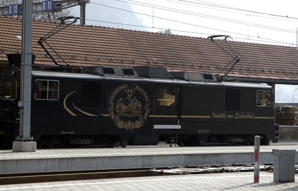 locomotive Belle-époque Montreux Interlaken Lucerne