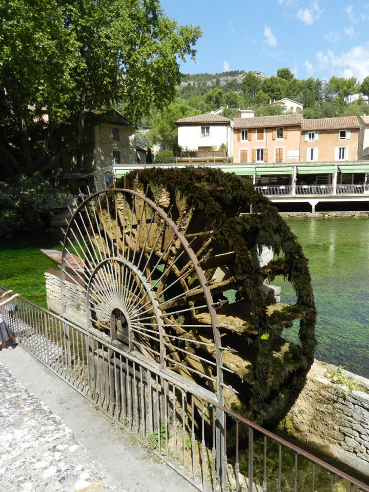 roue de moulin Fontaine-de-Vaucluse 23.08.11