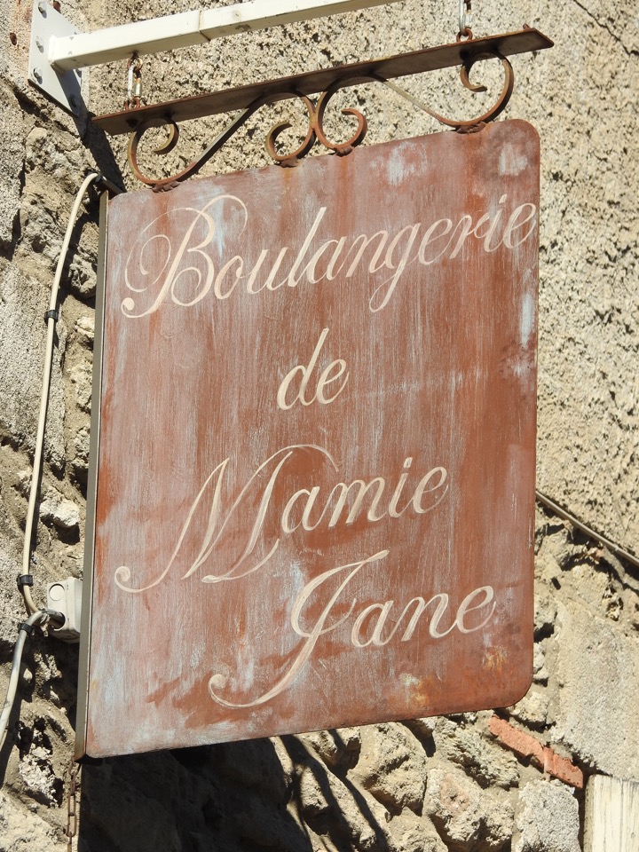 Enseigne de la boulangerie de Mamie Jane village de Gordes Vaucluse 18.10.16