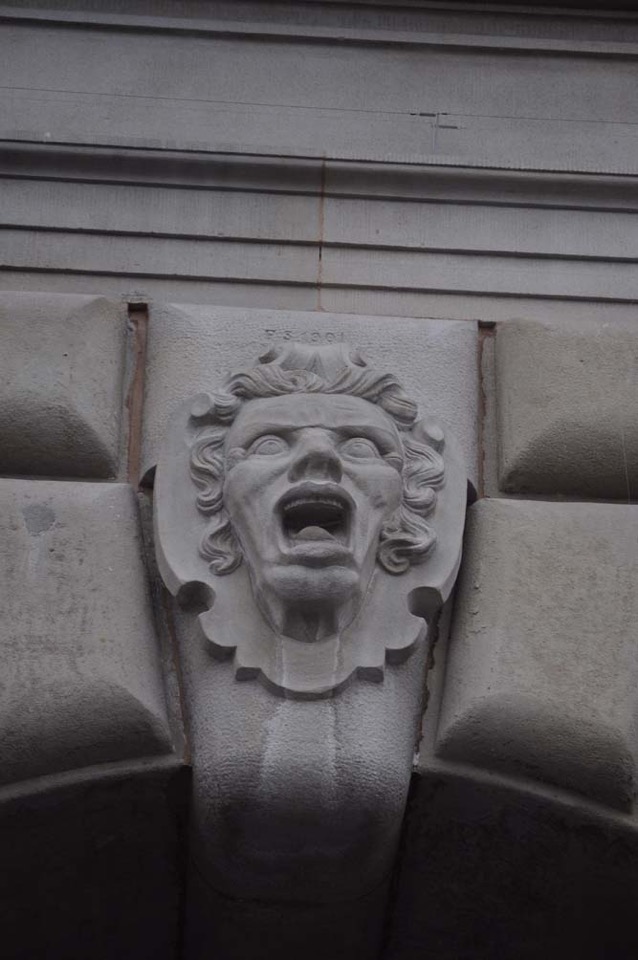 tête de lion sur une façade de bâtiment Lucerne