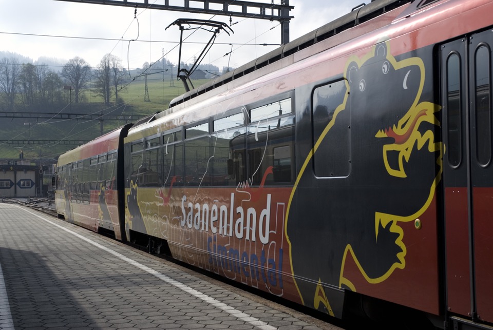 train Goldenpass Saanenland Simmental